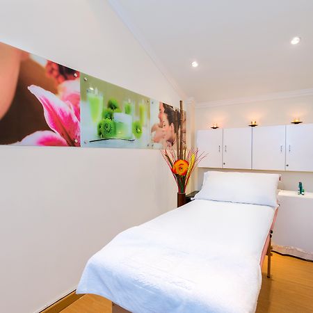 Hotel Dann Carlton Bogota Luaran gambar Treatment room at a spa