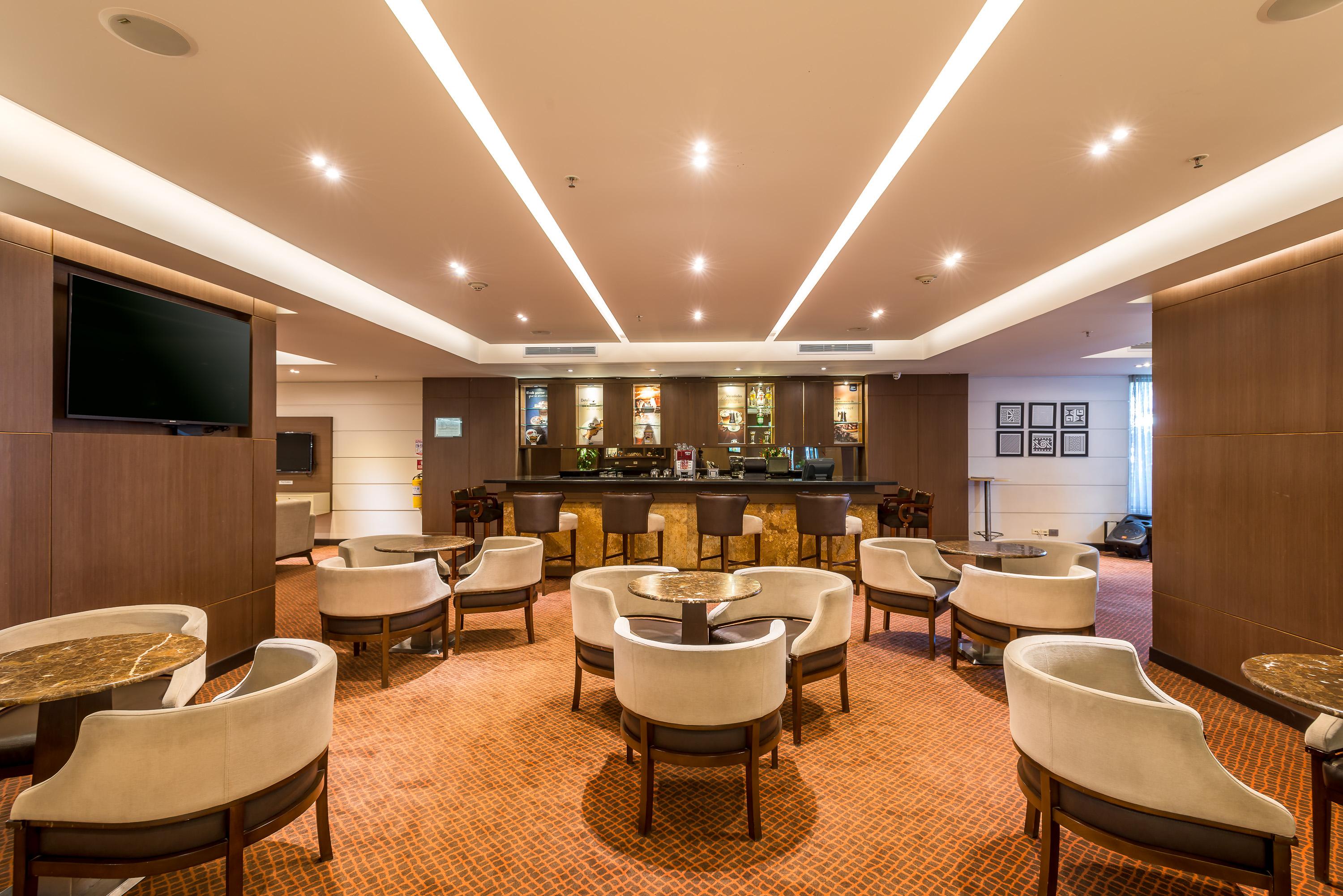 Hotel Dann Carlton Bogota Luaran gambar The Royal Orchid Lounge at Suvarnabhumi Airport