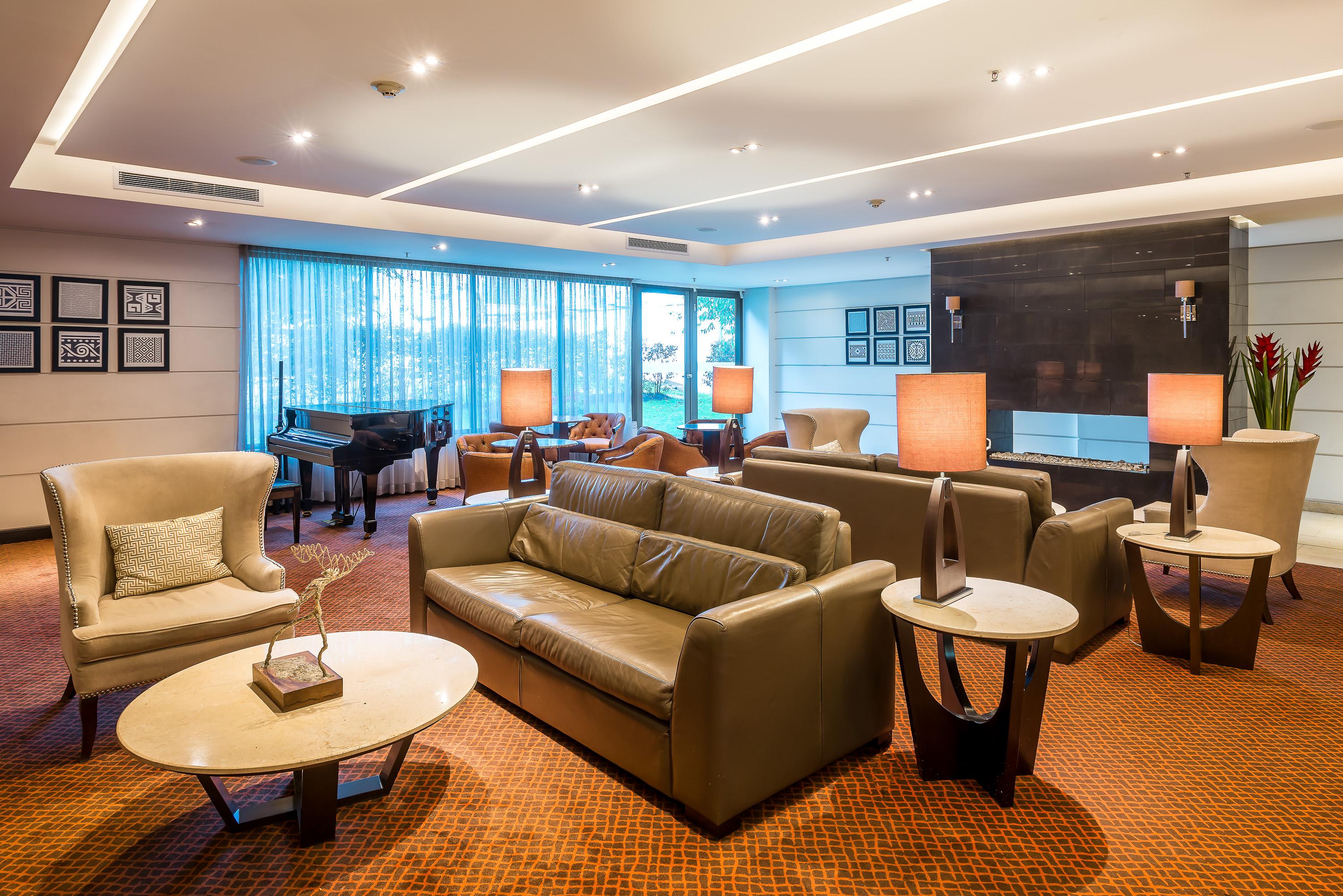 Hotel Dann Carlton Bogota Luaran gambar The Royal Orchid Lounge at Suvarnabhumi Airport