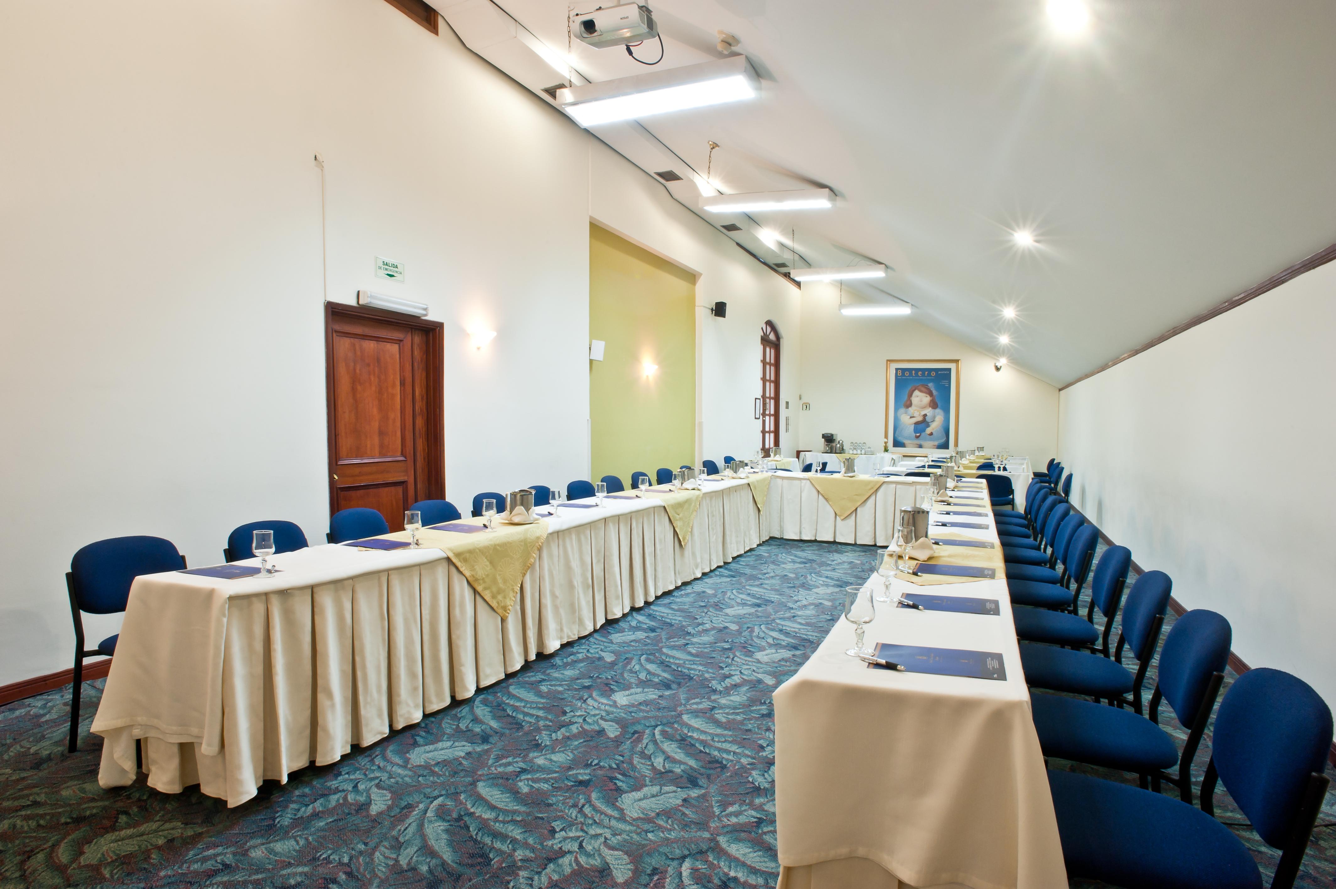 Hotel Dann Carlton Bogota Luaran gambar Meeting room