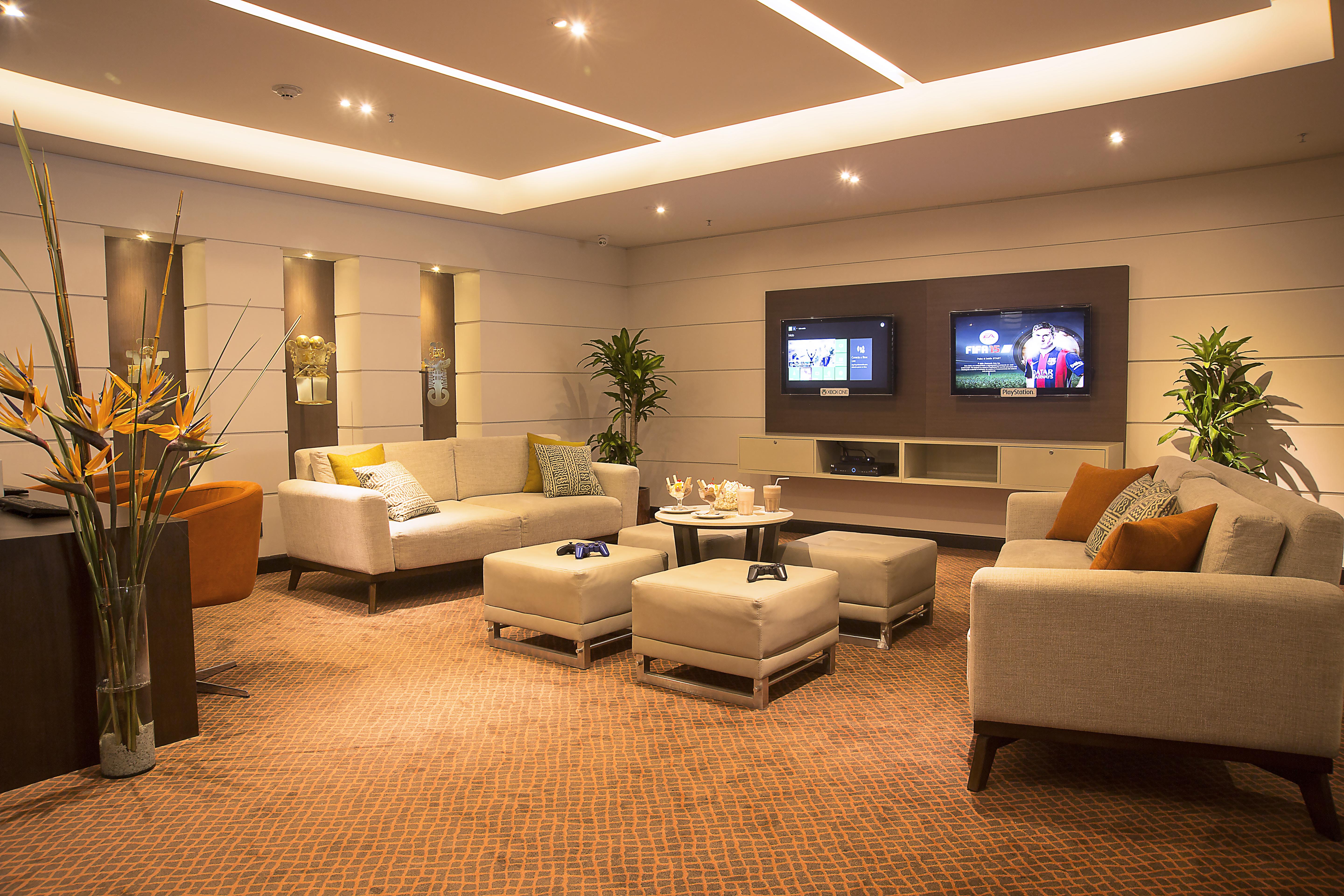 Hotel Dann Carlton Bogota Luaran gambar The lounge at the airport