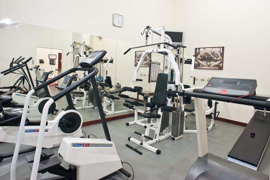 Hotel Dann Carlton Bogota Kemudahan gambar A typical gym