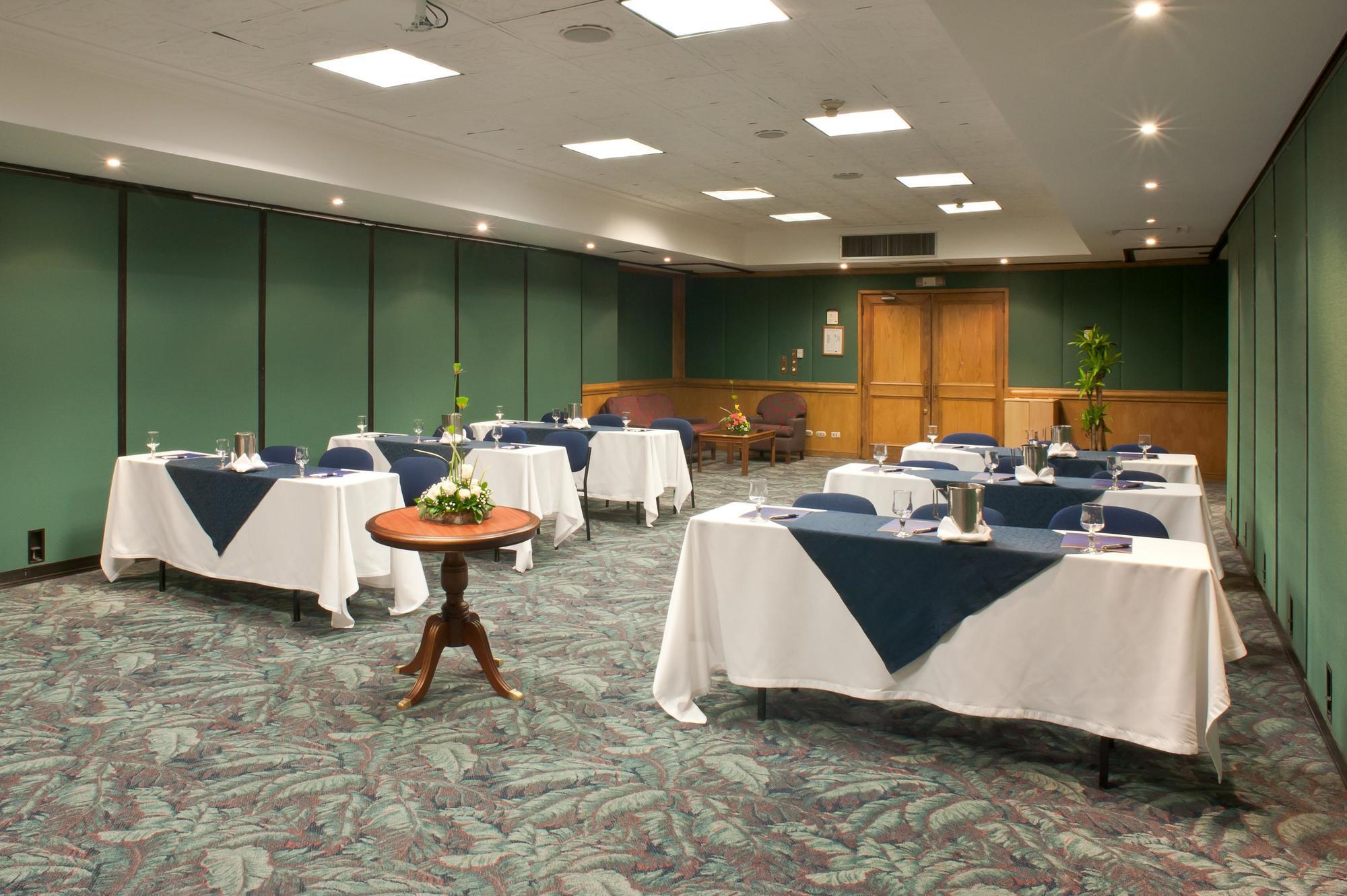 Hotel Dann Carlton Bogota Luaran gambar Meeting room