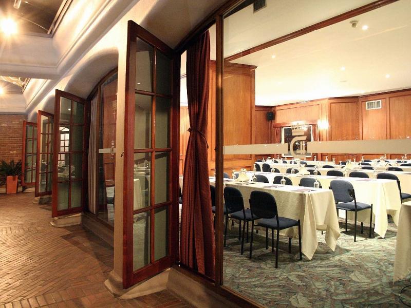 Hotel Dann Carlton Bogota Luaran gambar The International Centre
